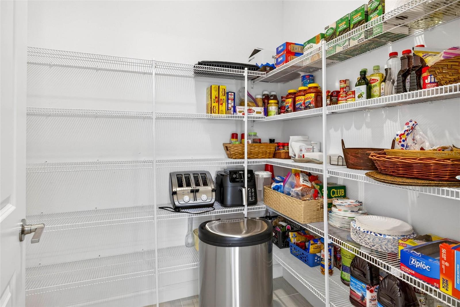 Image 16 of 56 For 17245 Star Banks St