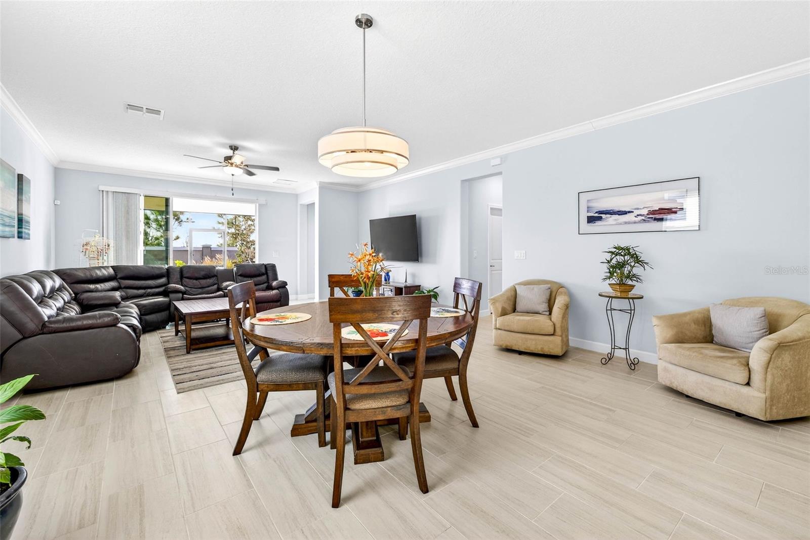 Image 18 of 56 For 17245 Star Banks St