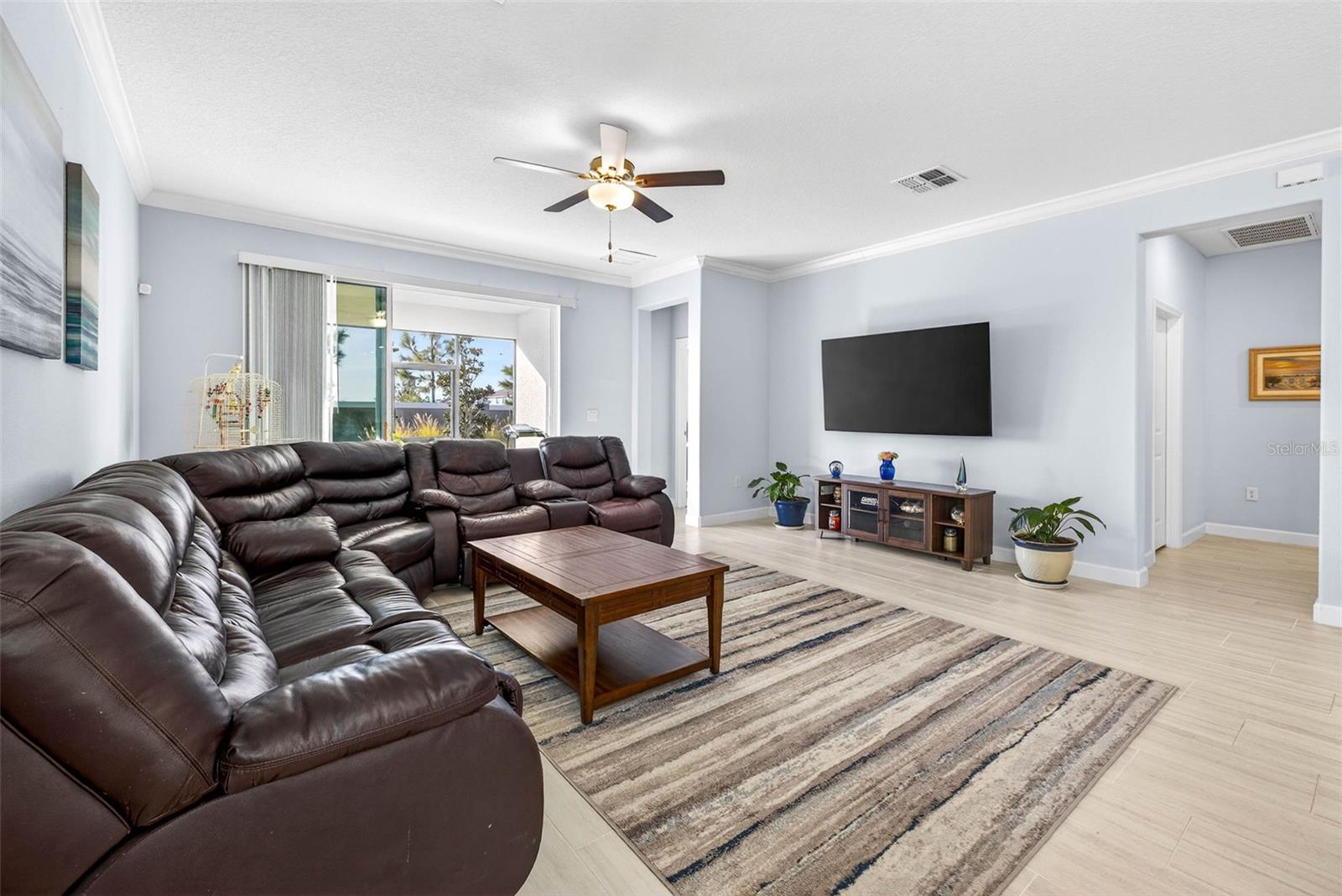 Image 21 of 56 For 17245 Star Banks St