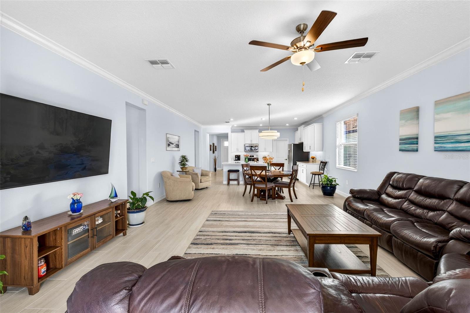 Image 23 of 56 For 17245 Star Banks St