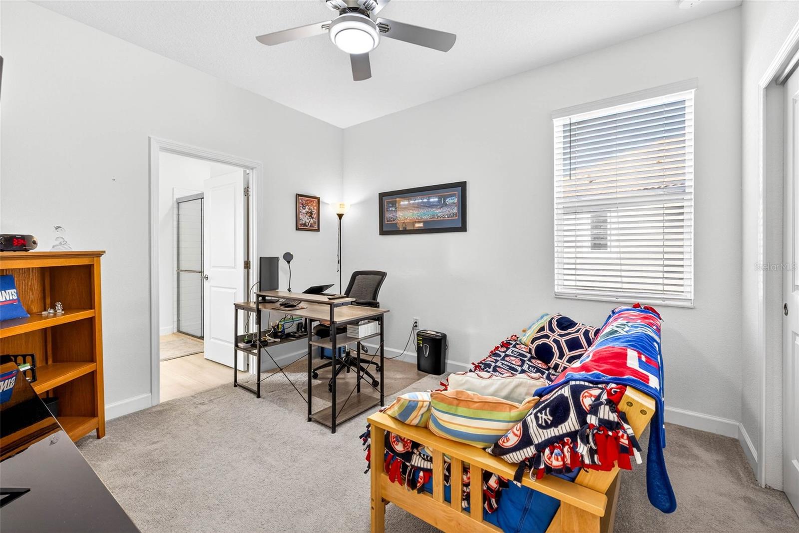 Image 34 of 56 For 17245 Star Banks St