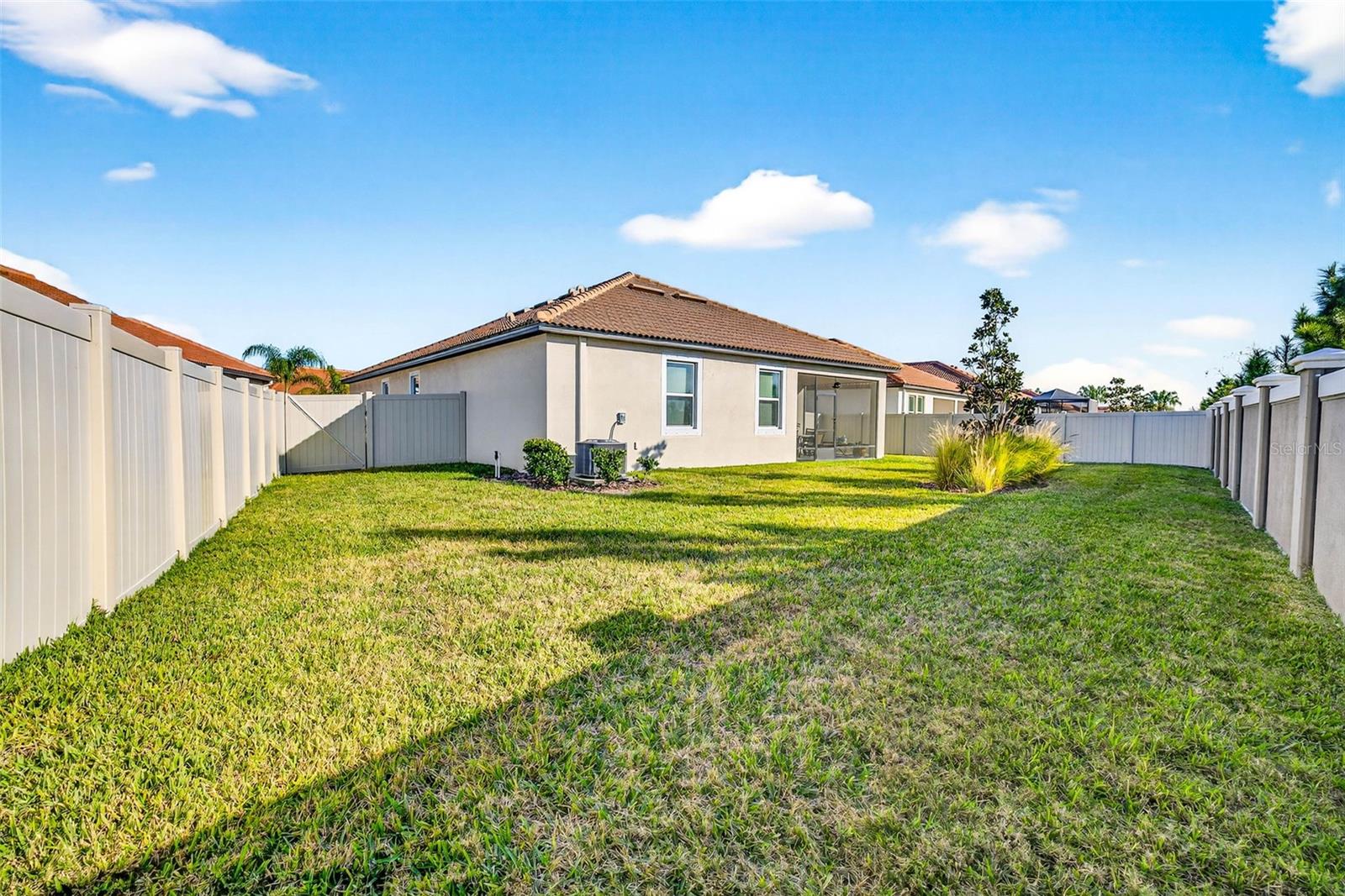 Image 42 of 56 For 17245 Star Banks St