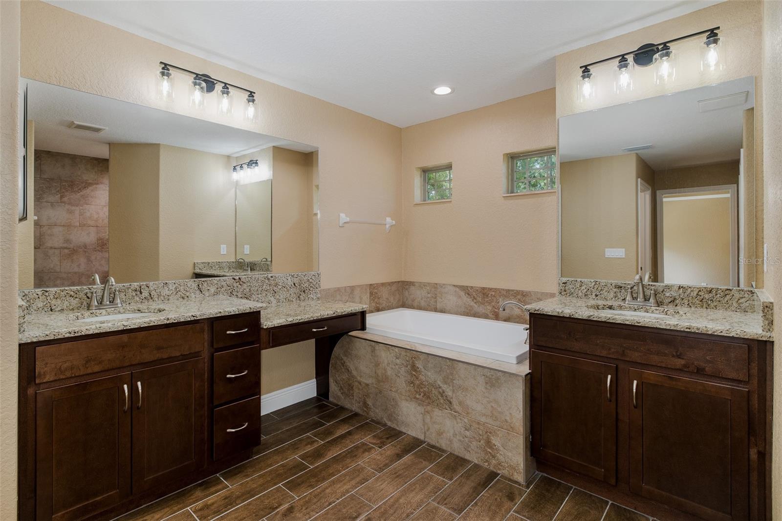 Image 32 of 64 For 15043 Hidden Deer Trail