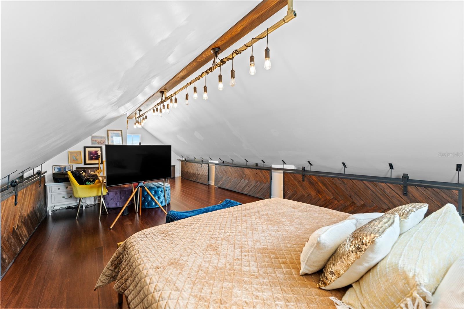 Image 26 of 61 For 783 30th Avenue N