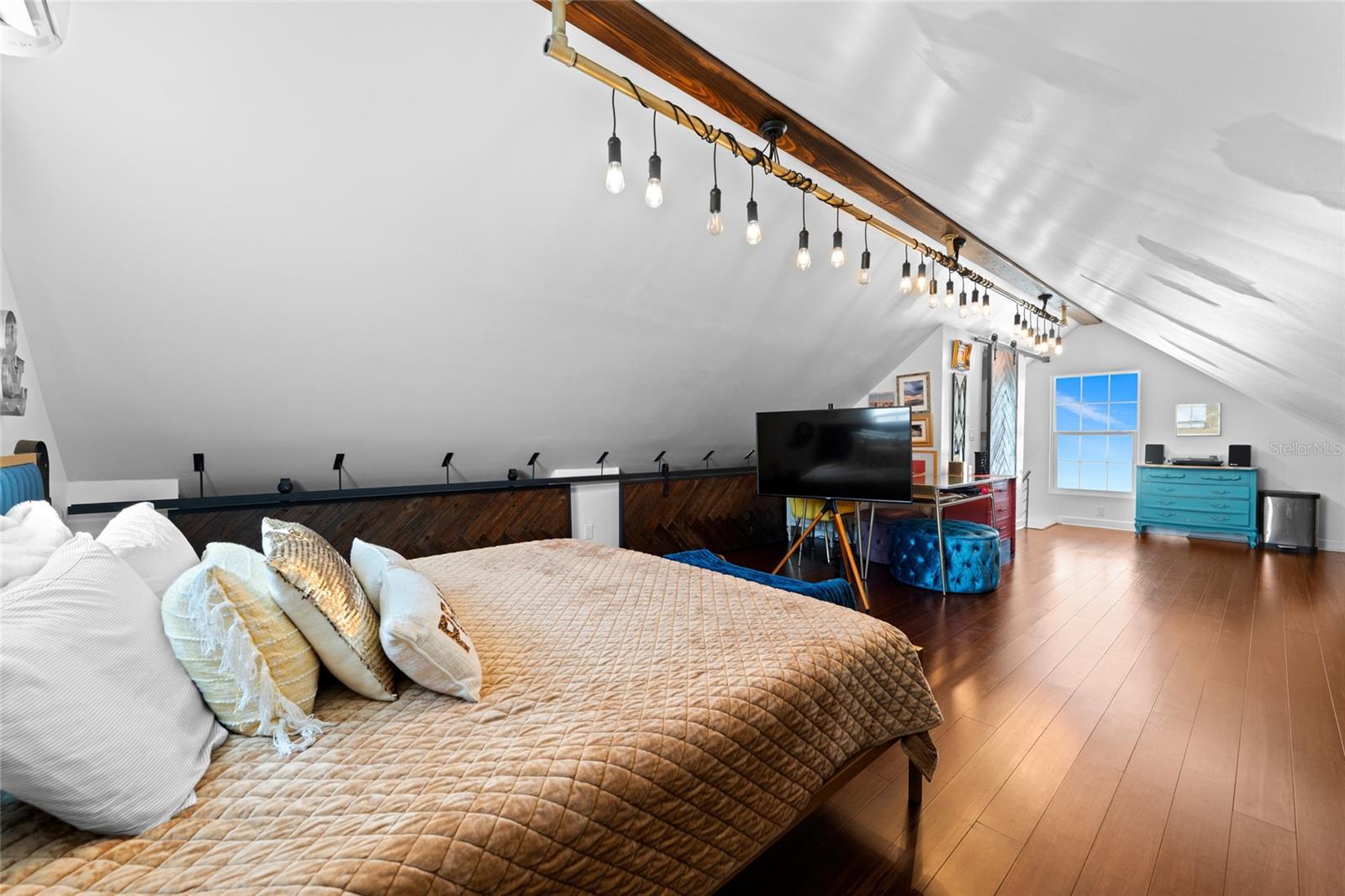 Image 27 of 61 For 783 30th Avenue N