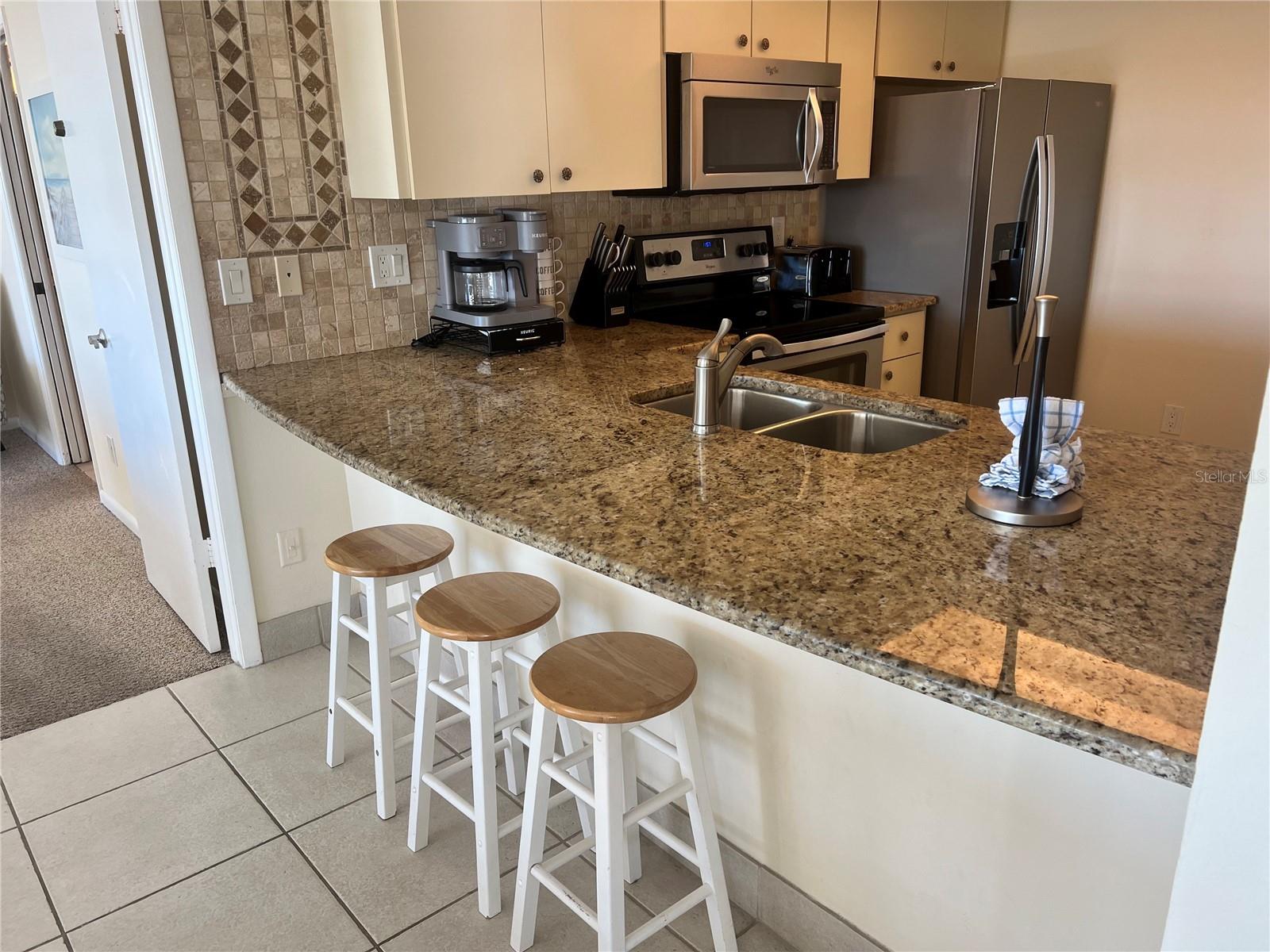 Image 12 of 41 For 1001 Point Of Rocks Road 609