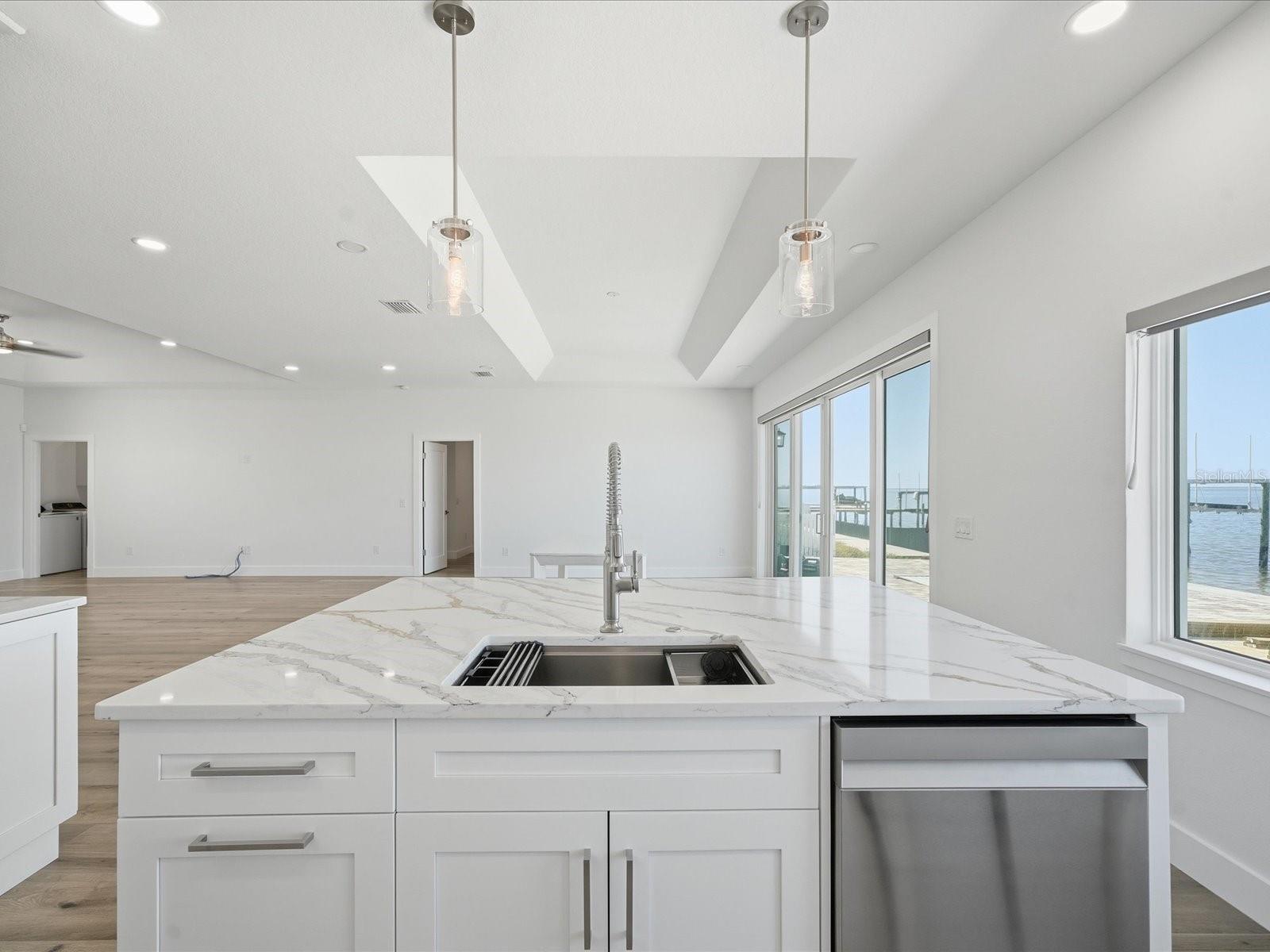 Image 16 of 66 For 1909 Gulfview Drive