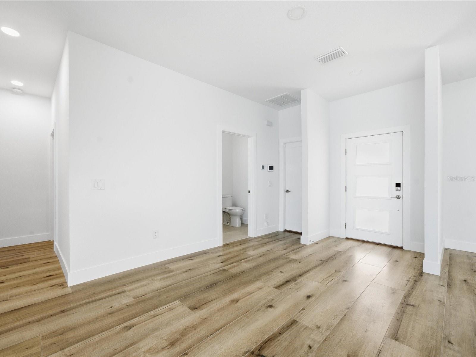 Image 25 of 66 For 1909 Gulfview Drive