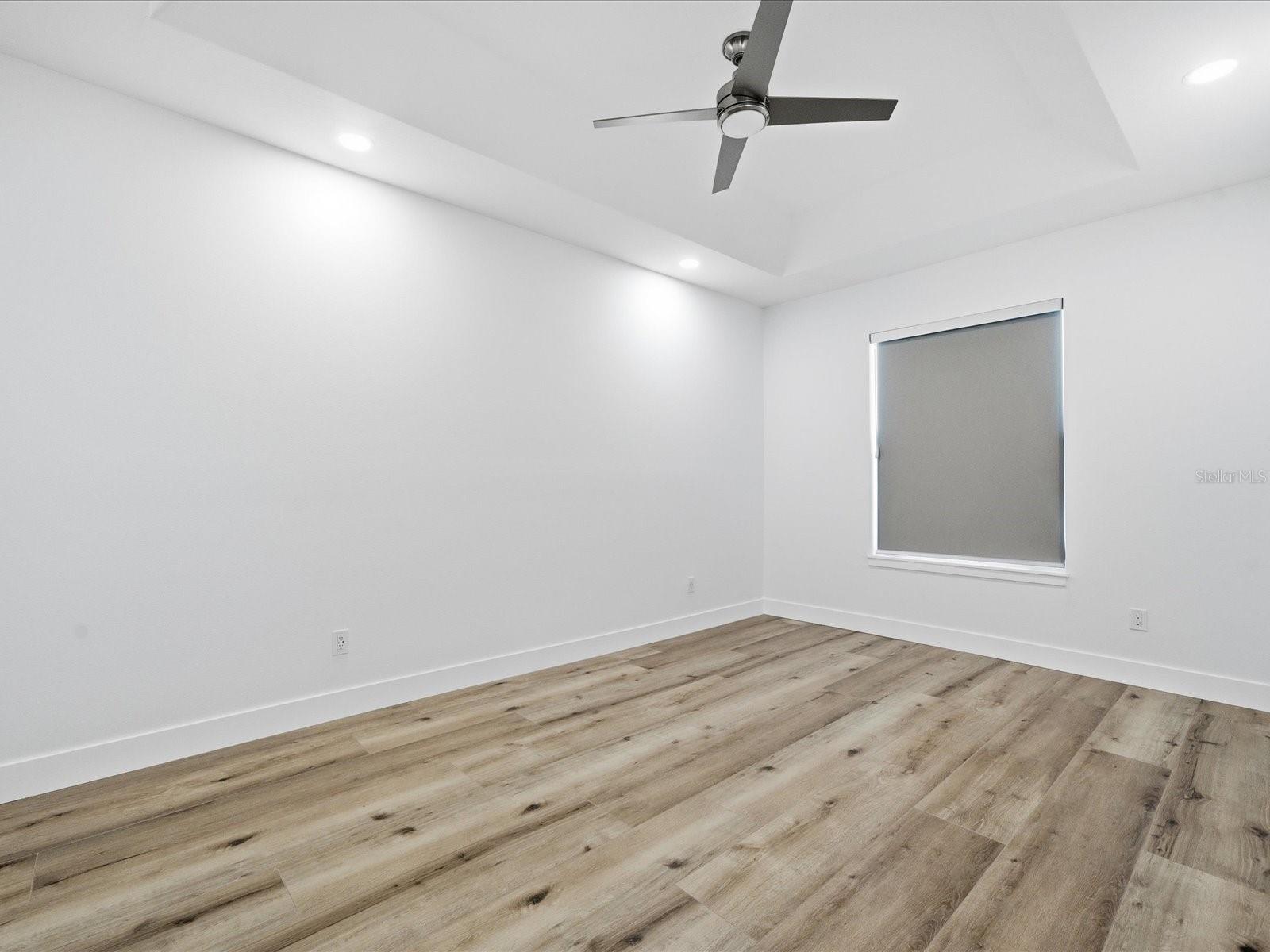 Image 33 of 66 For 1909 Gulfview Drive