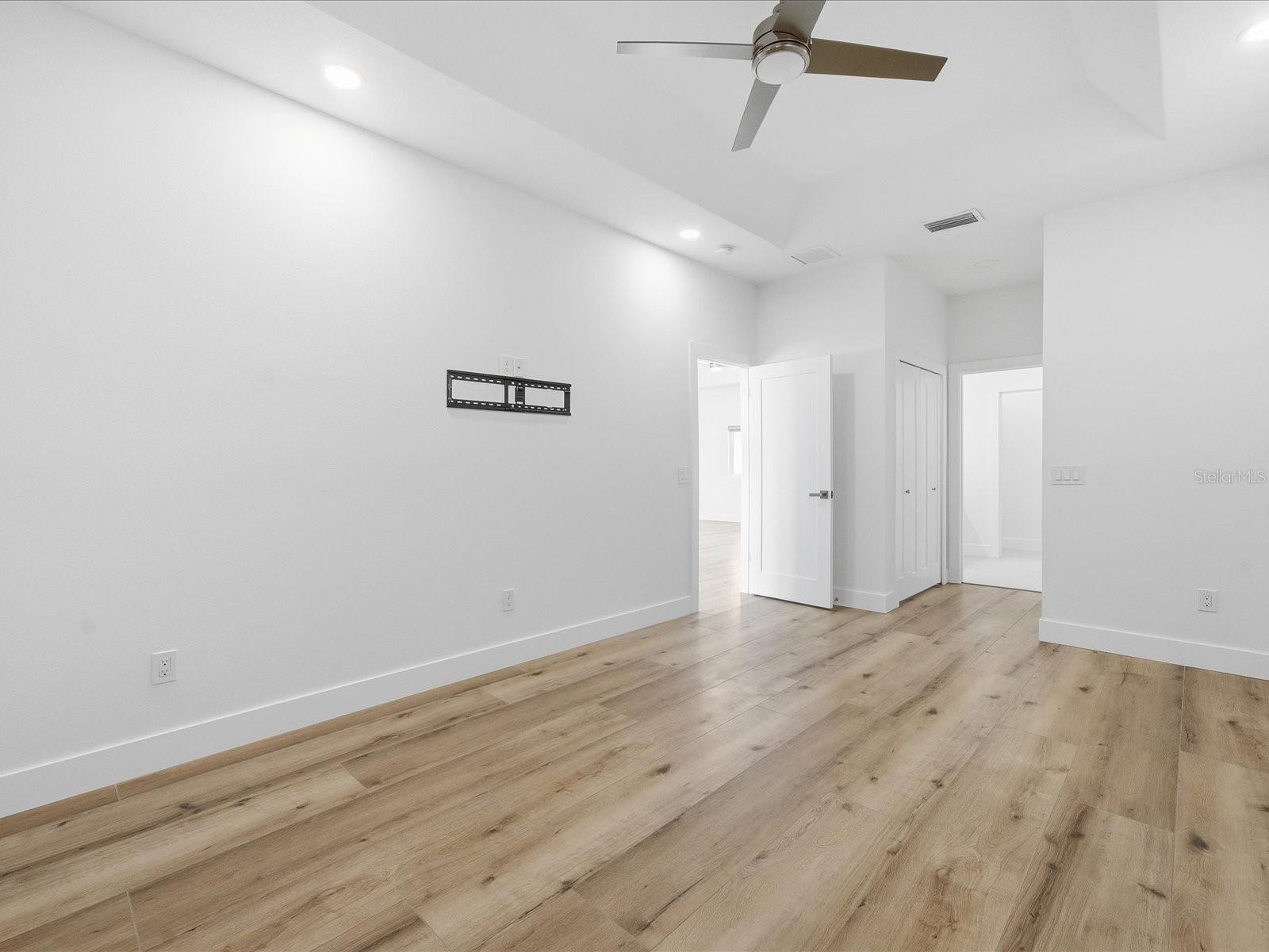 Image 35 of 66 For 1909 Gulfview Drive