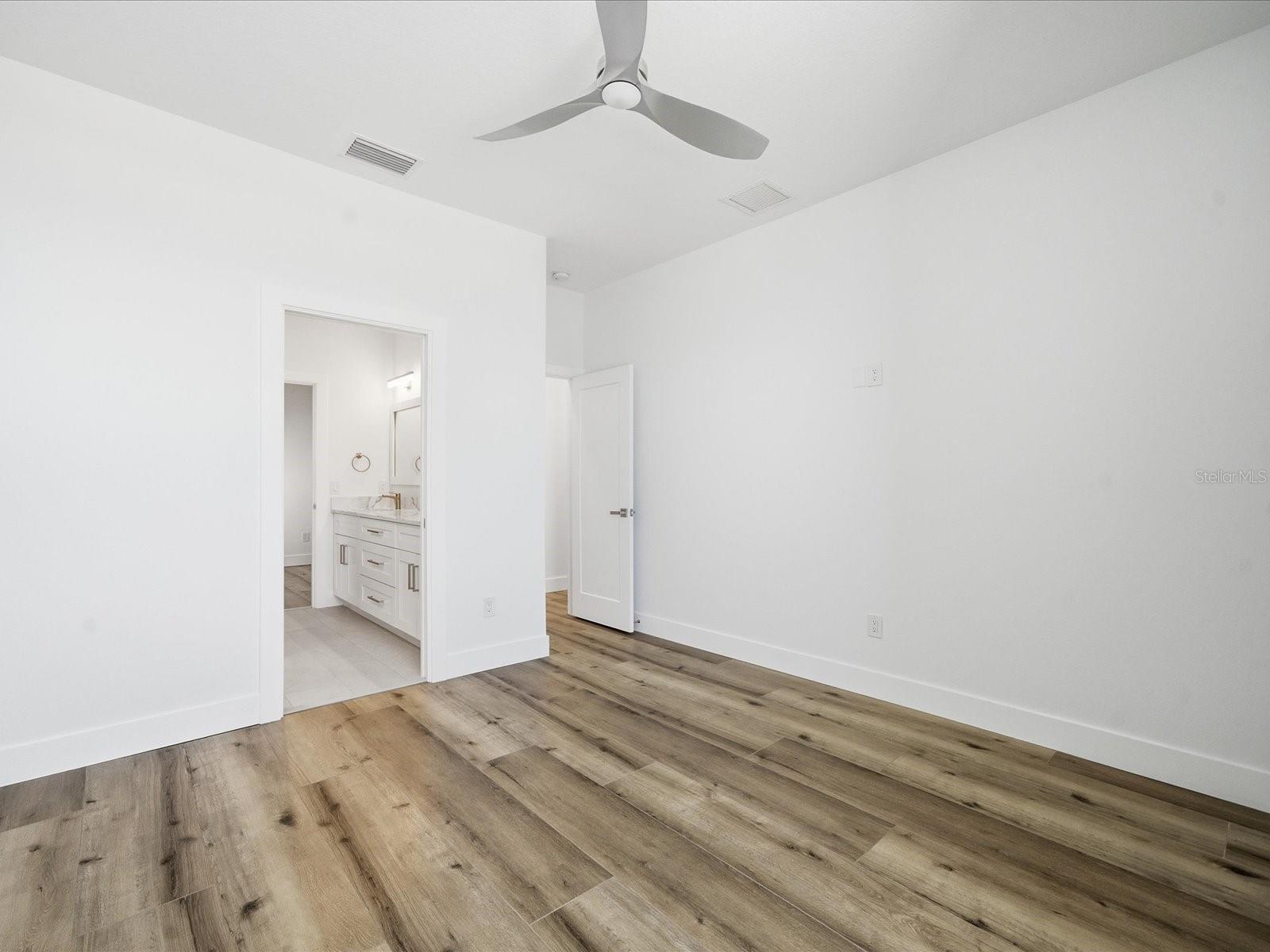 Image 40 of 66 For 1909 Gulfview Drive