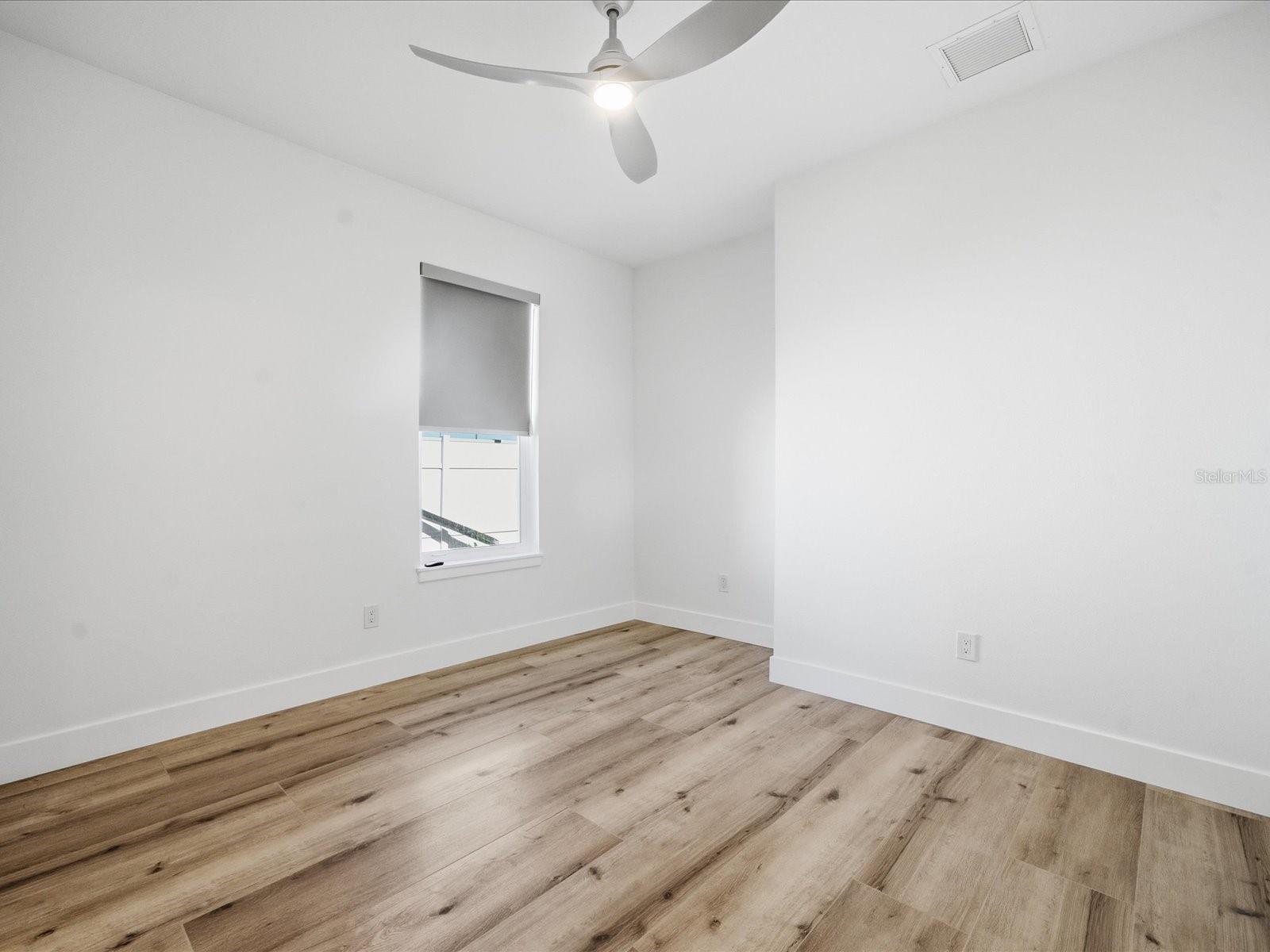 Image 42 of 66 For 1909 Gulfview Drive