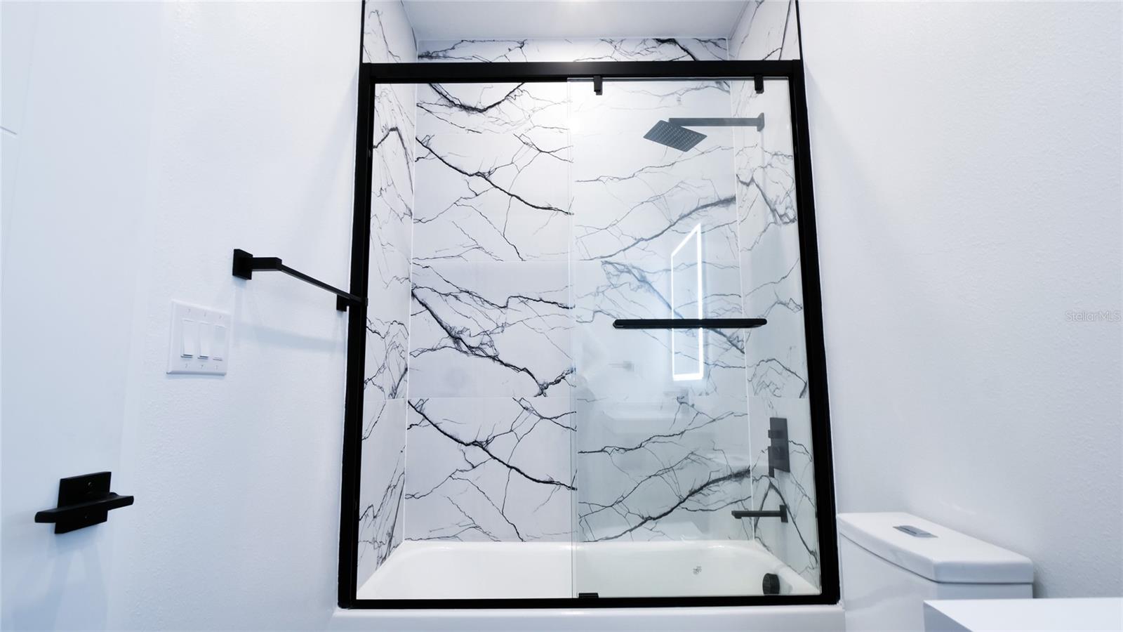 Image 16 of 63 For 2118 4th Street