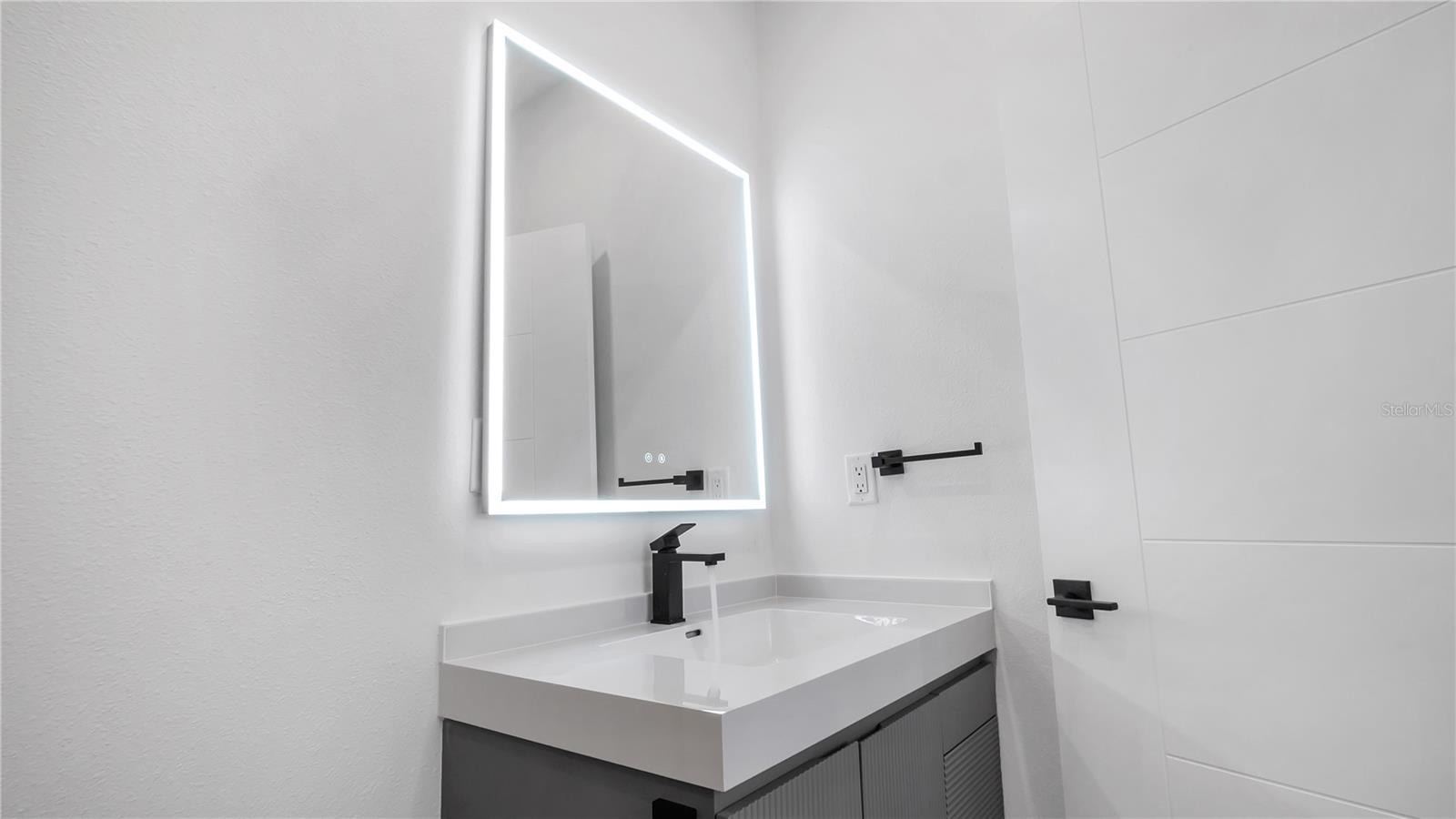 Image 18 of 63 For 2118 4th Street