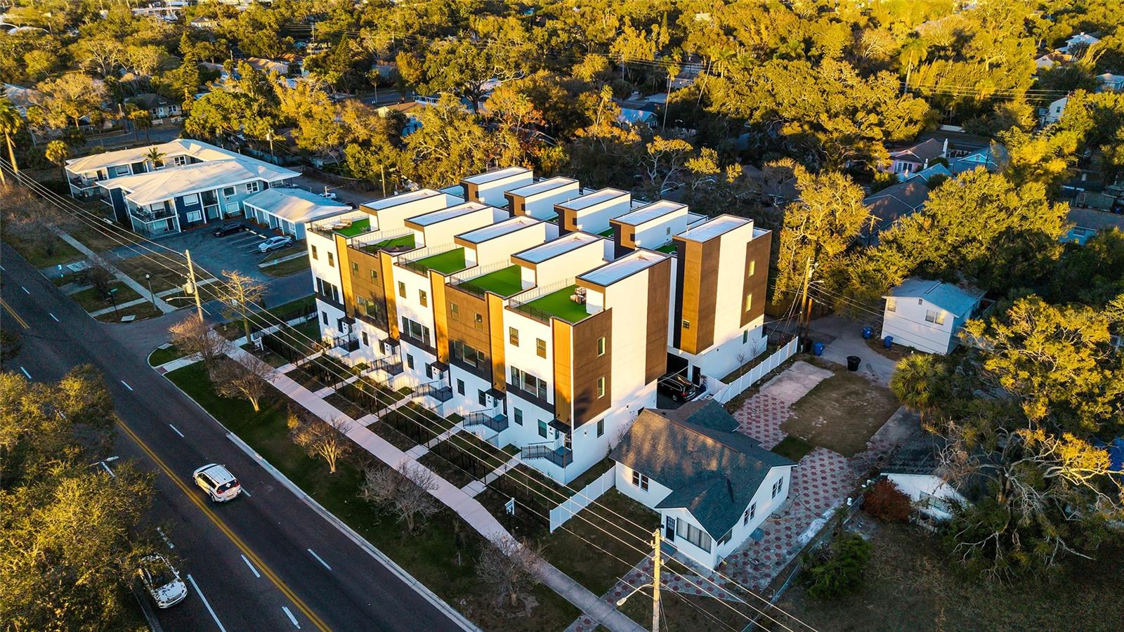 Image 2 of 63 For 2118 4th Street