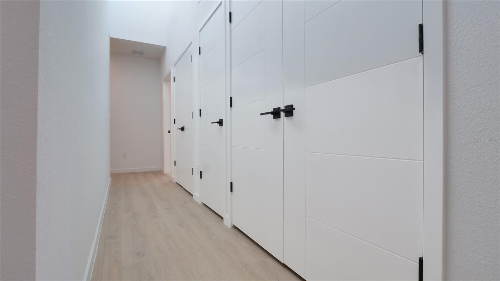 Image 23 of 63 For 2118 4th Street