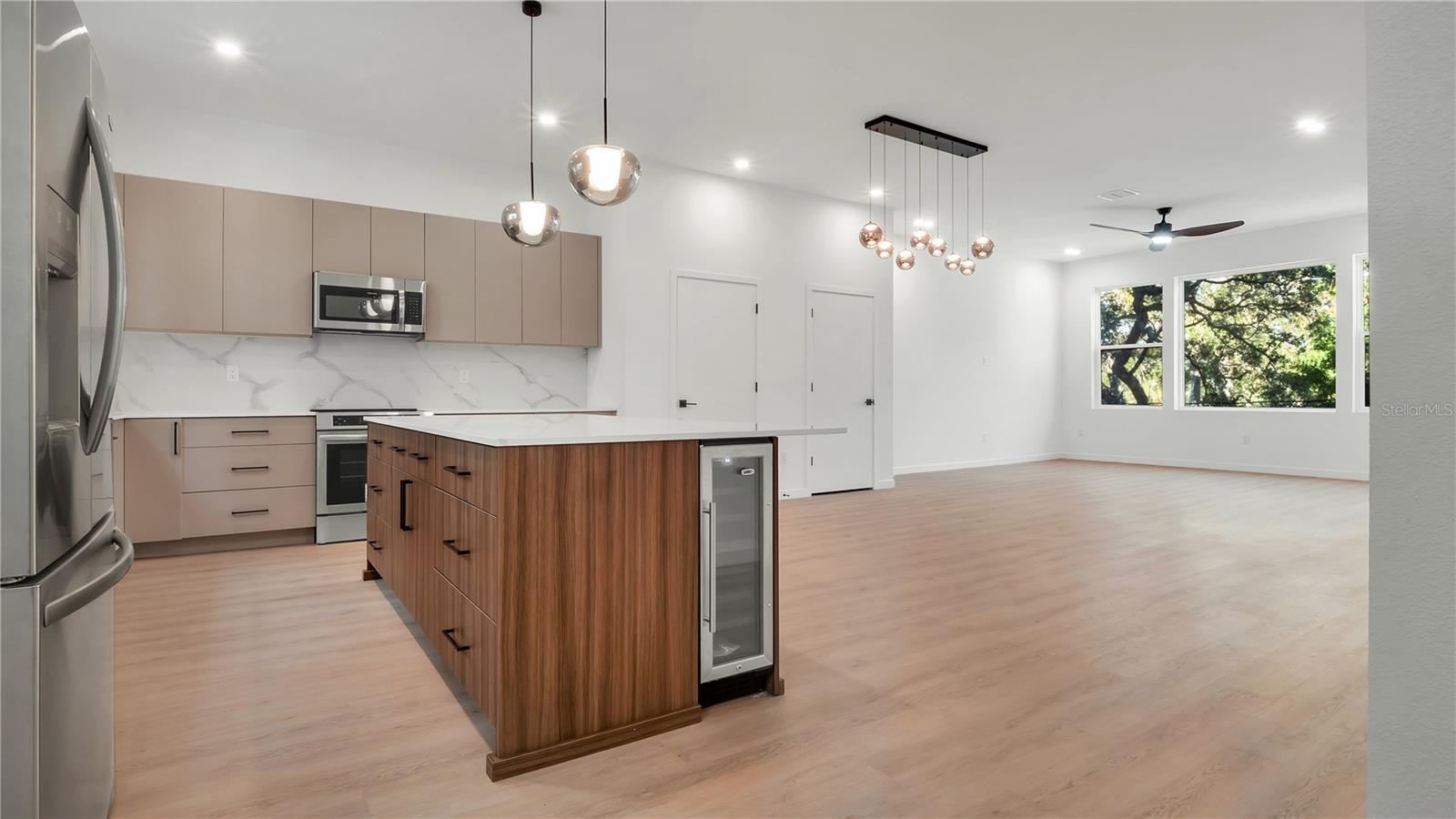 Image 24 of 63 For 2118 4th Street