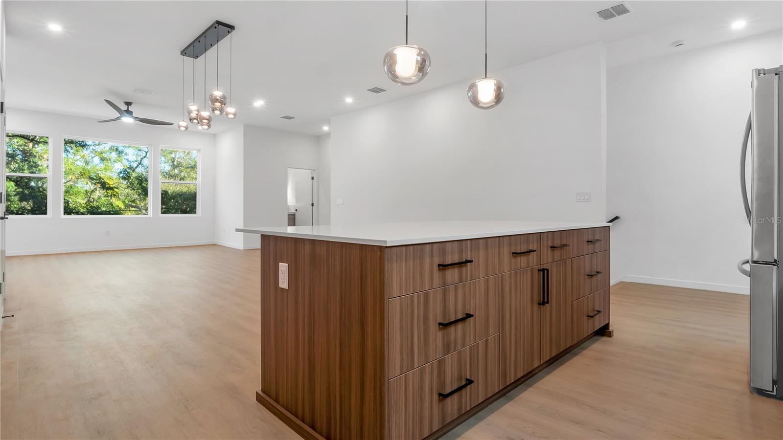 Image 25 of 63 For 2118 4th Street