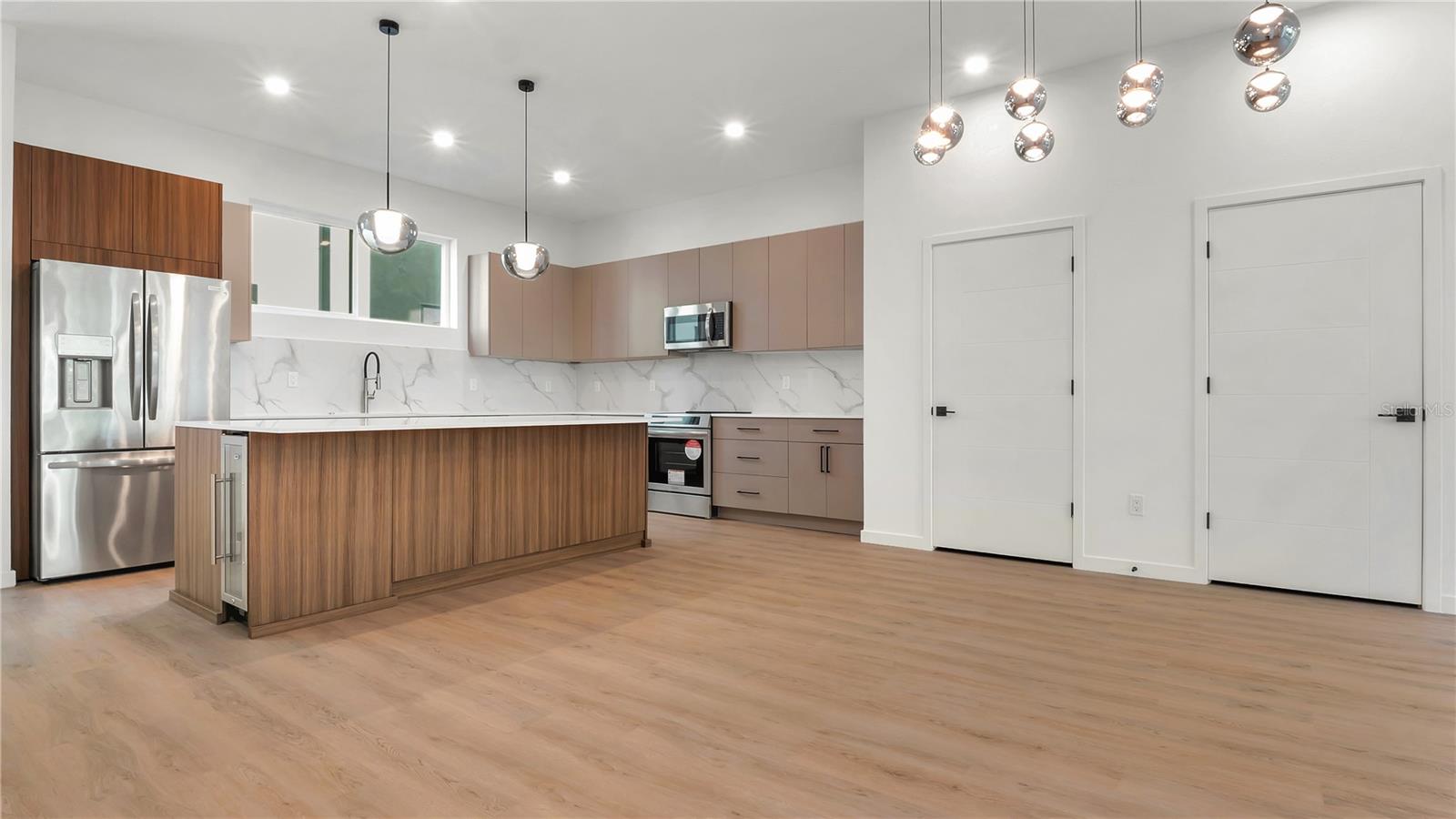 Image 26 of 63 For 2118 4th Street