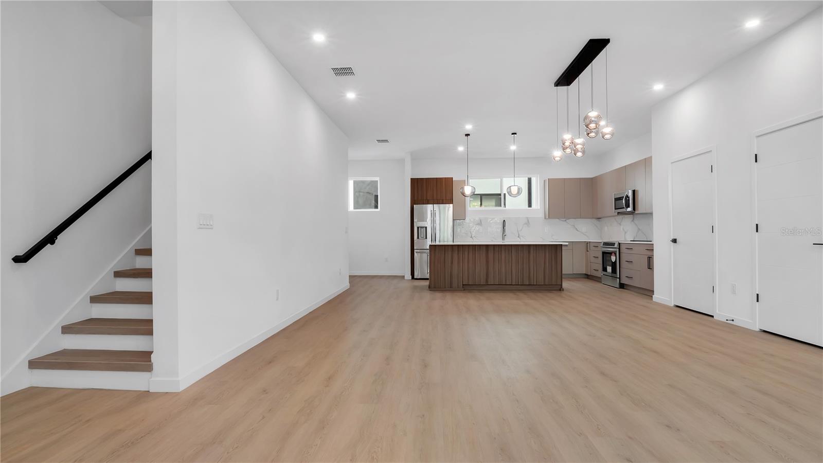 Image 29 of 63 For 2118 4th Street