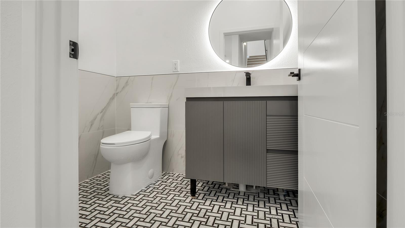 Image 30 of 63 For 2118 4th Street