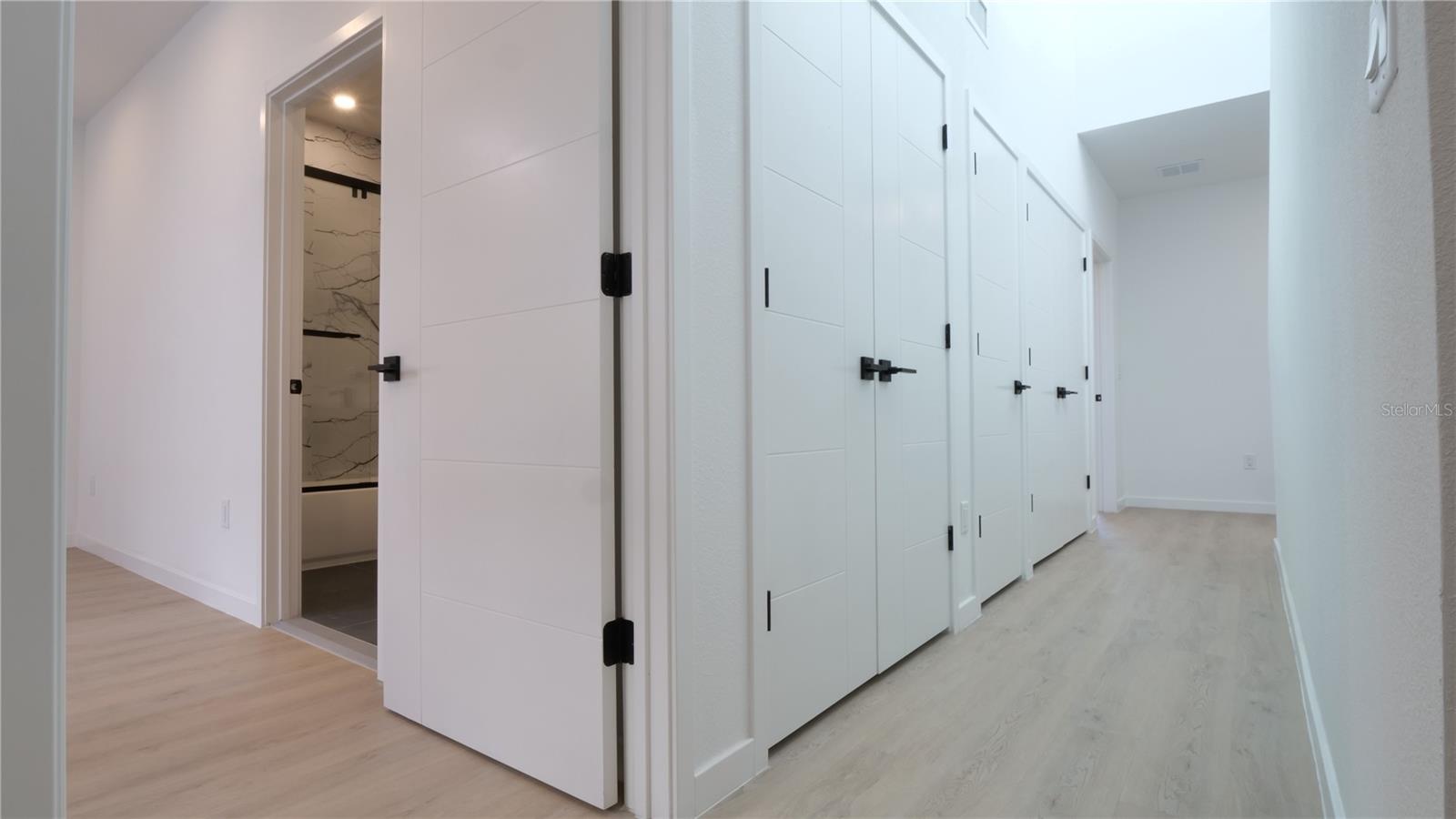 Image 32 of 63 For 2118 4th Street