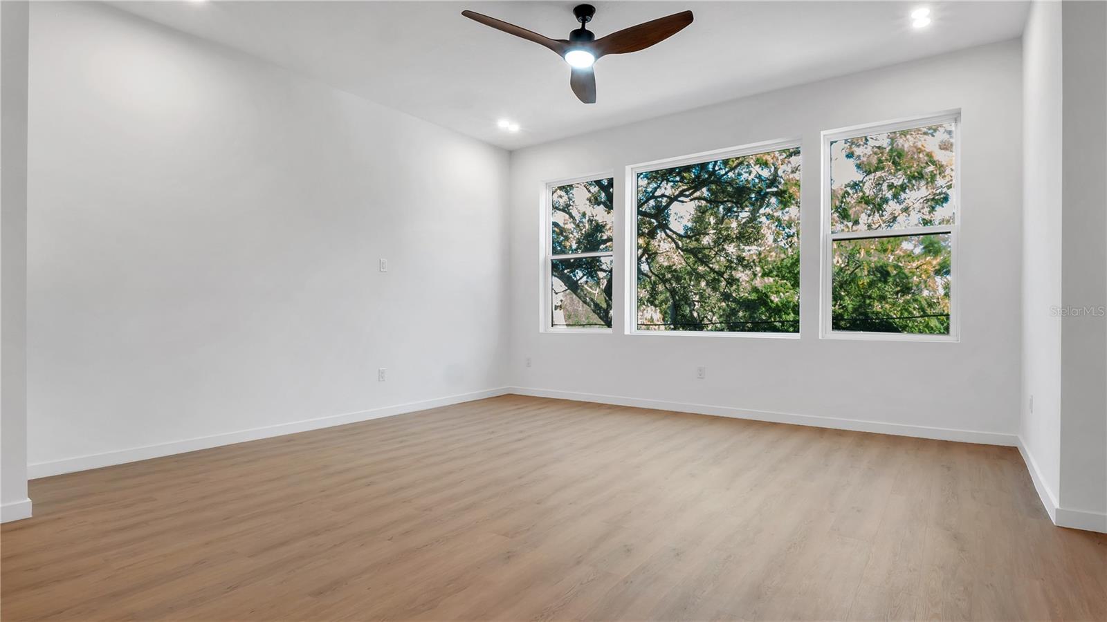 Image 48 of 63 For 2118 4th Street