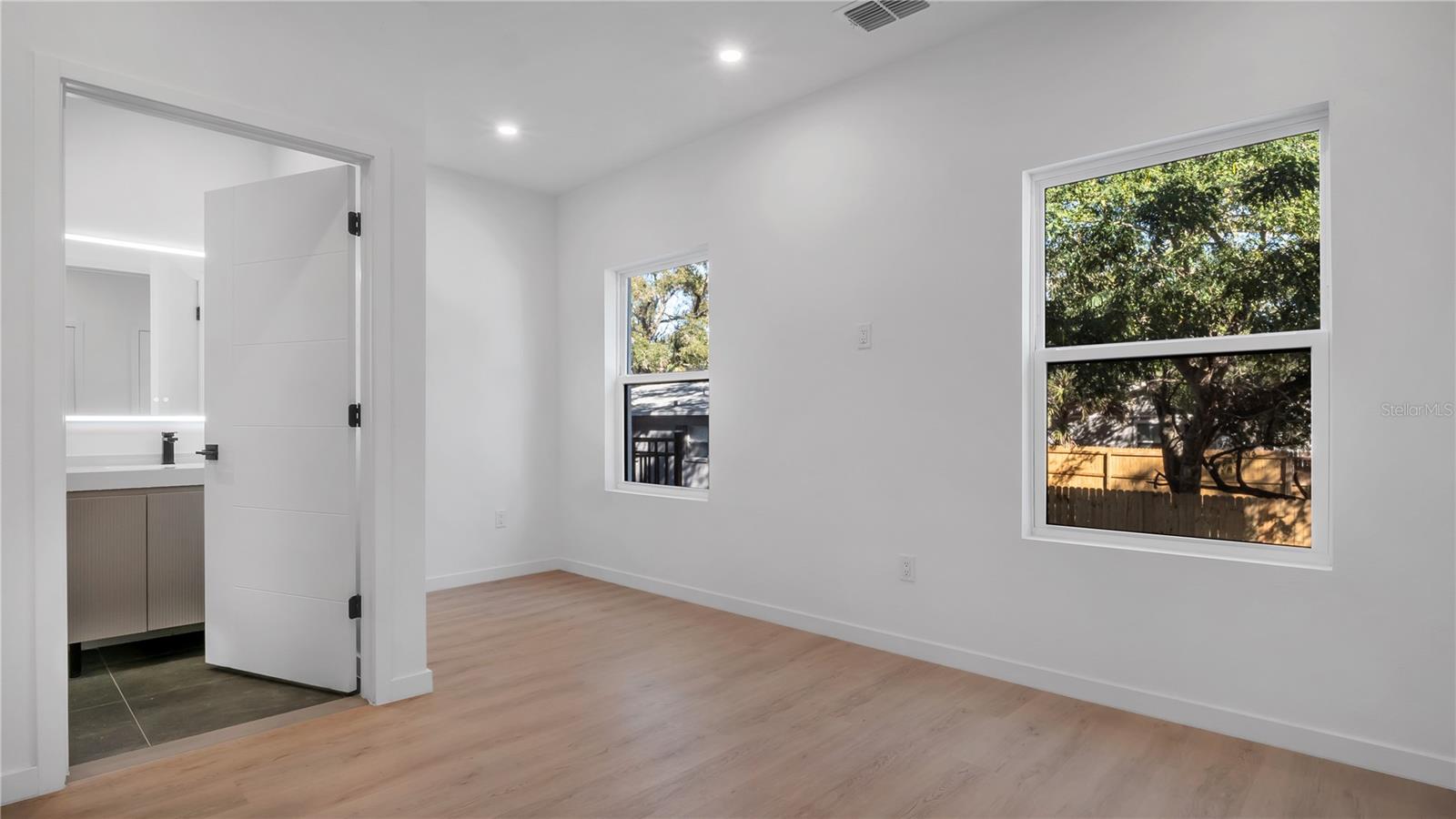 Image 49 of 63 For 2118 4th Street