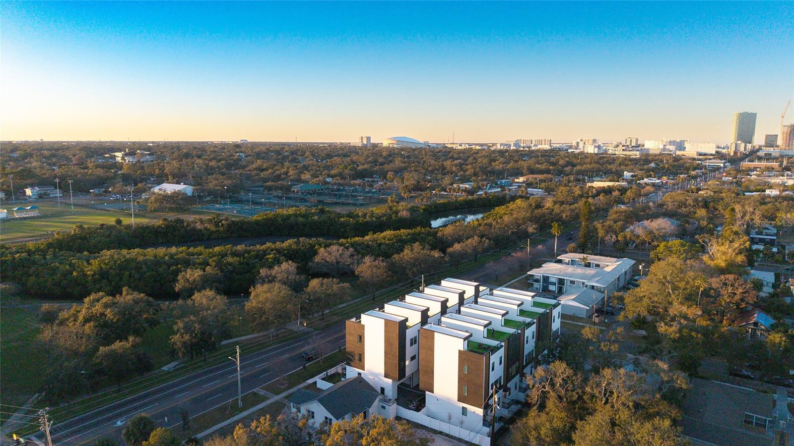 Image 5 of 63 For 2118 4th Street