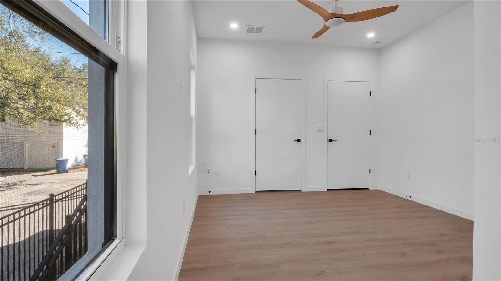 Image 52 of 63 For 2118 4th Street