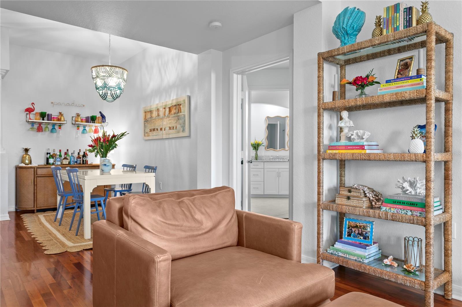 Image 16 of 51 For 200 4th Avenue S 401