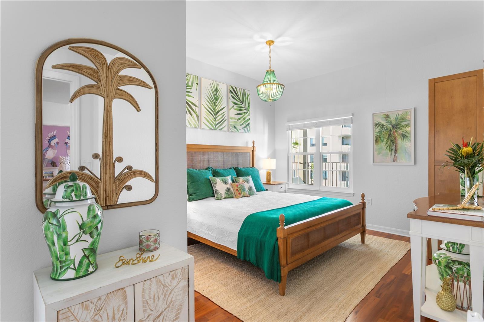 Image 19 of 51 For 200 4th Avenue S 401