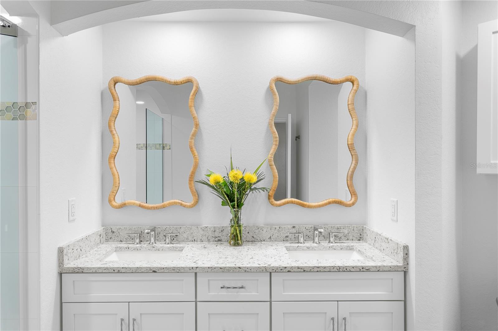 Image 27 of 51 For 200 4th Avenue S 401