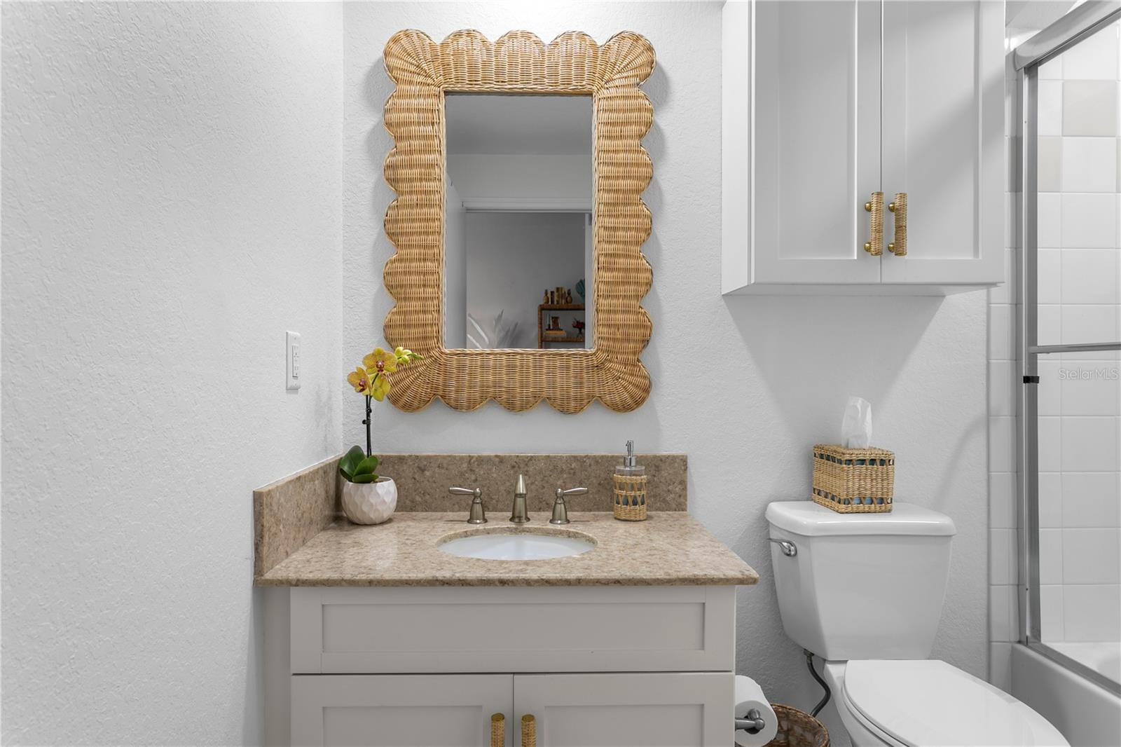 Image 32 of 51 For 200 4th Avenue S 401