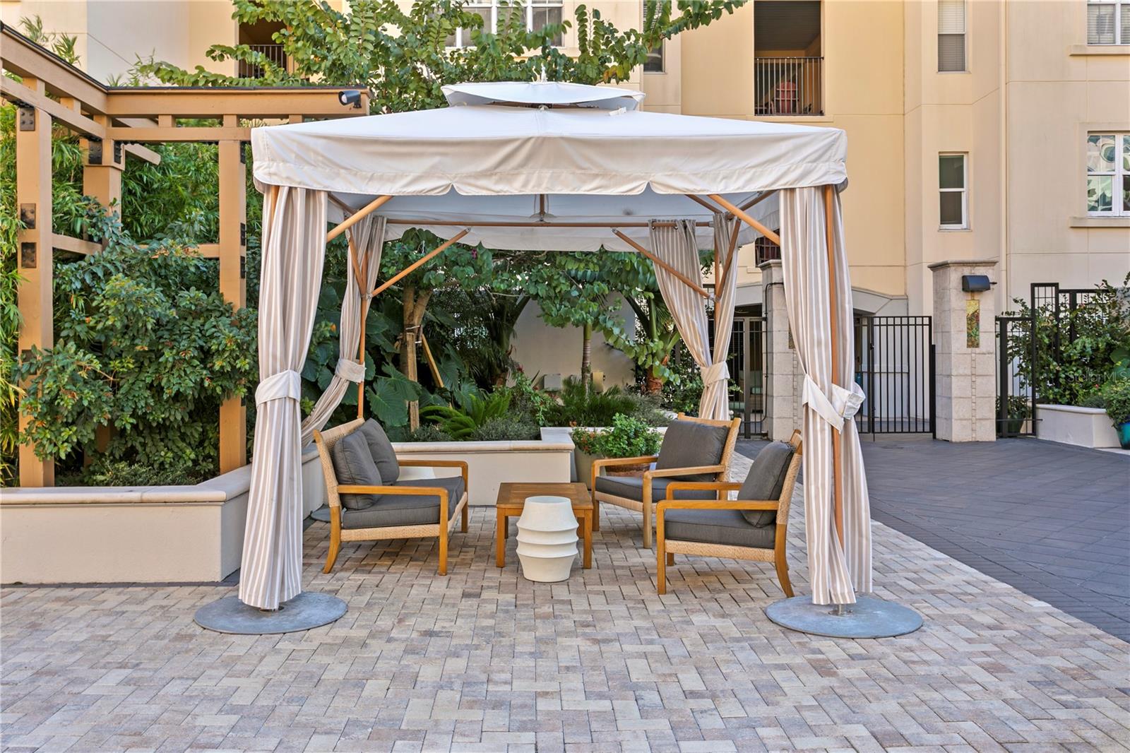 Image 39 of 51 For 200 4th Avenue S 401