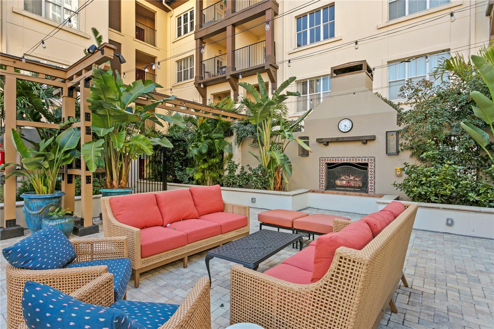 Image 46 of 51 For 200 4th Avenue S 401