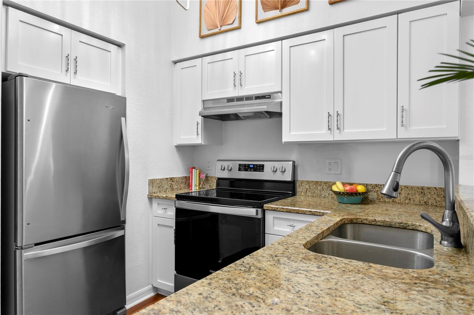 Image 7 of 51 For 200 4th Avenue S 401