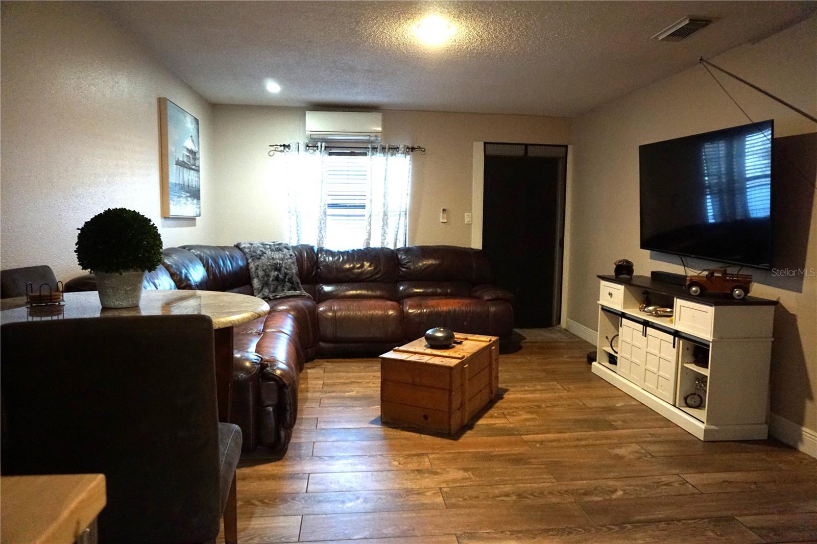 Image 10 of 32 For 2300 37th Avenue N