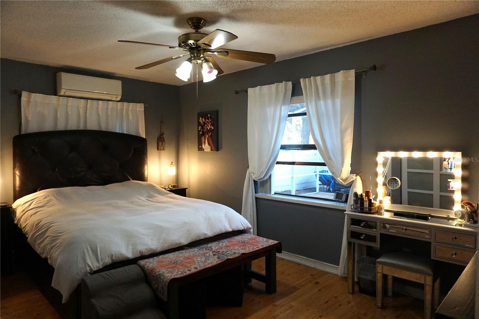 Image 11 of 32 For 2300 37th Avenue N