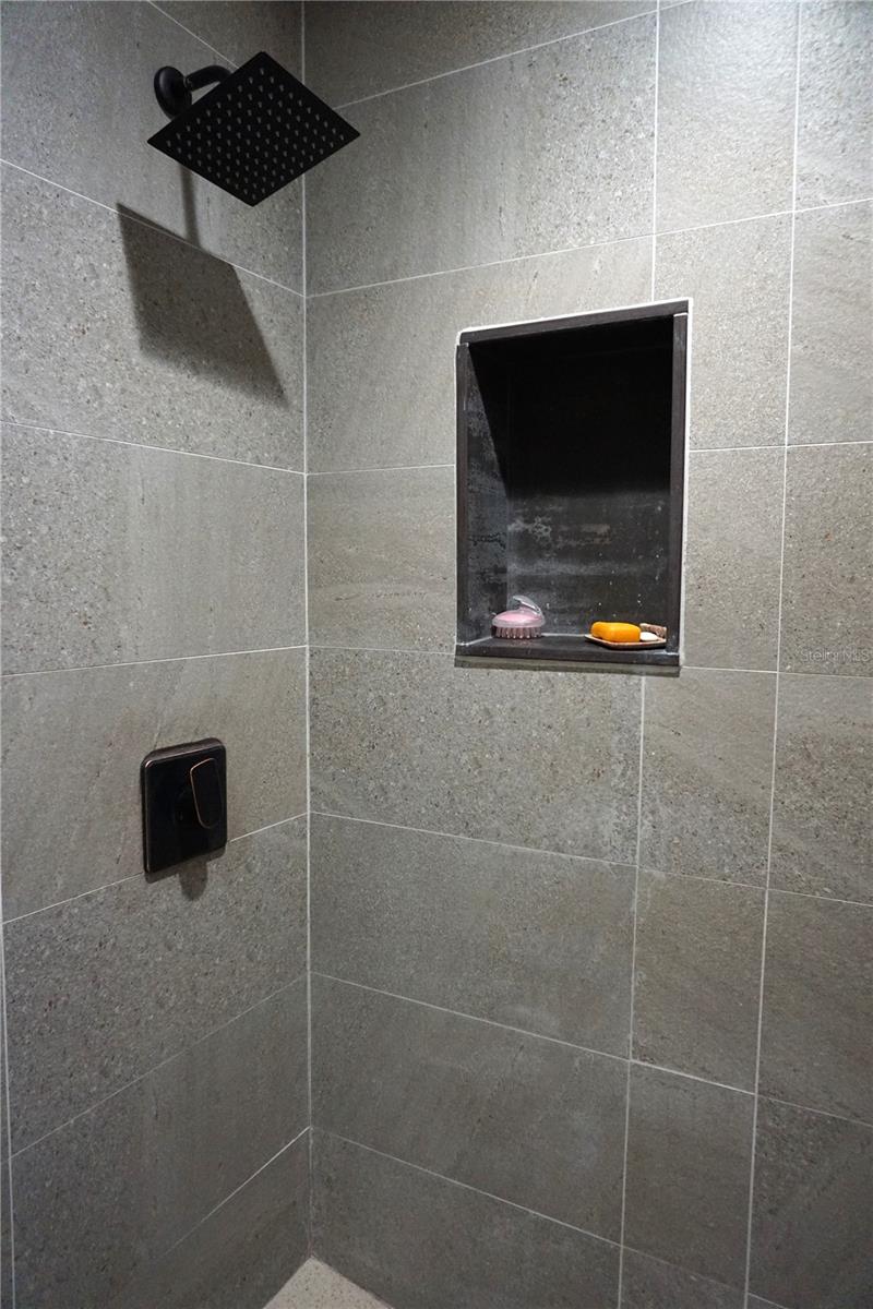 Image 18 of 32 For 2300 37th Avenue N