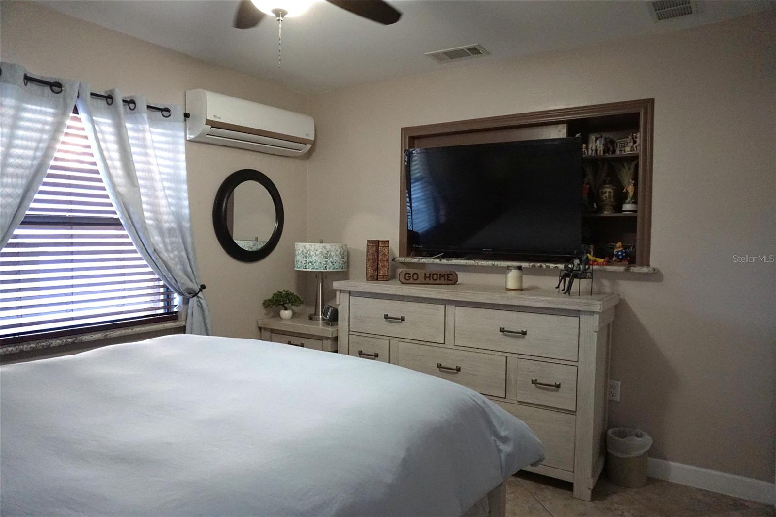 Image 20 of 32 For 2300 37th Avenue N