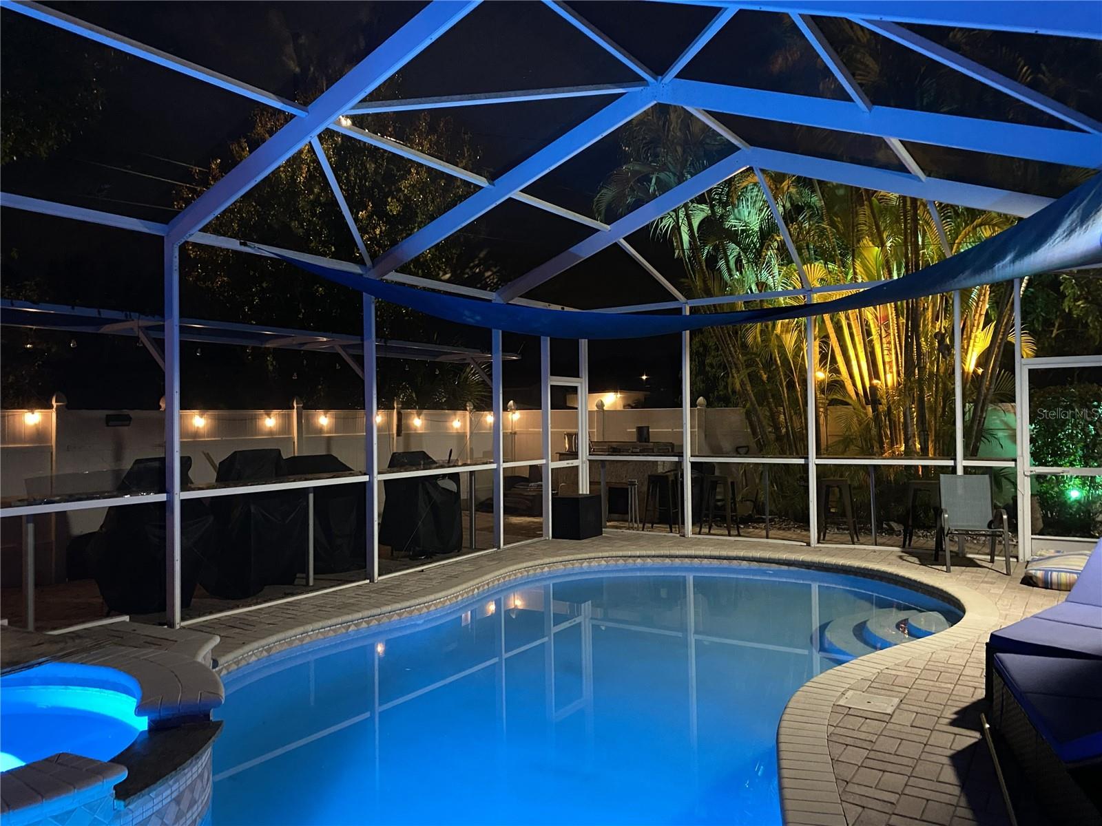 Image 25 of 32 For 2300 37th Avenue N