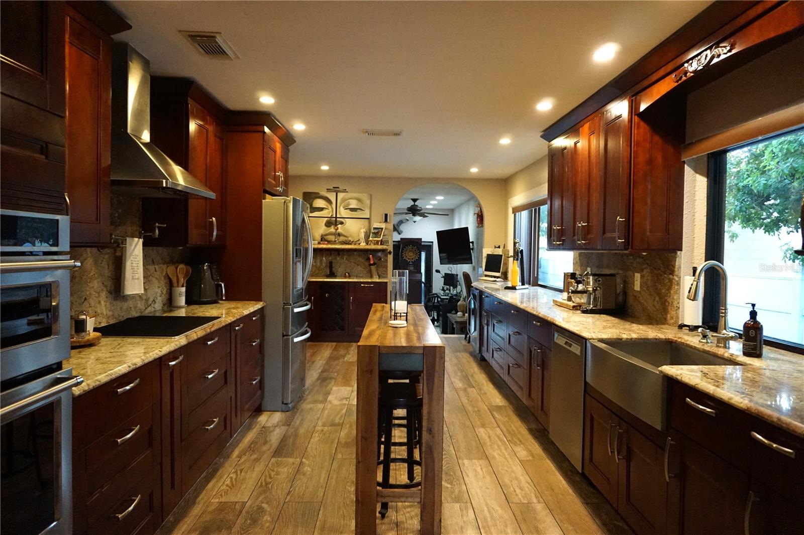 Image 4 of 32 For 2300 37th Avenue N