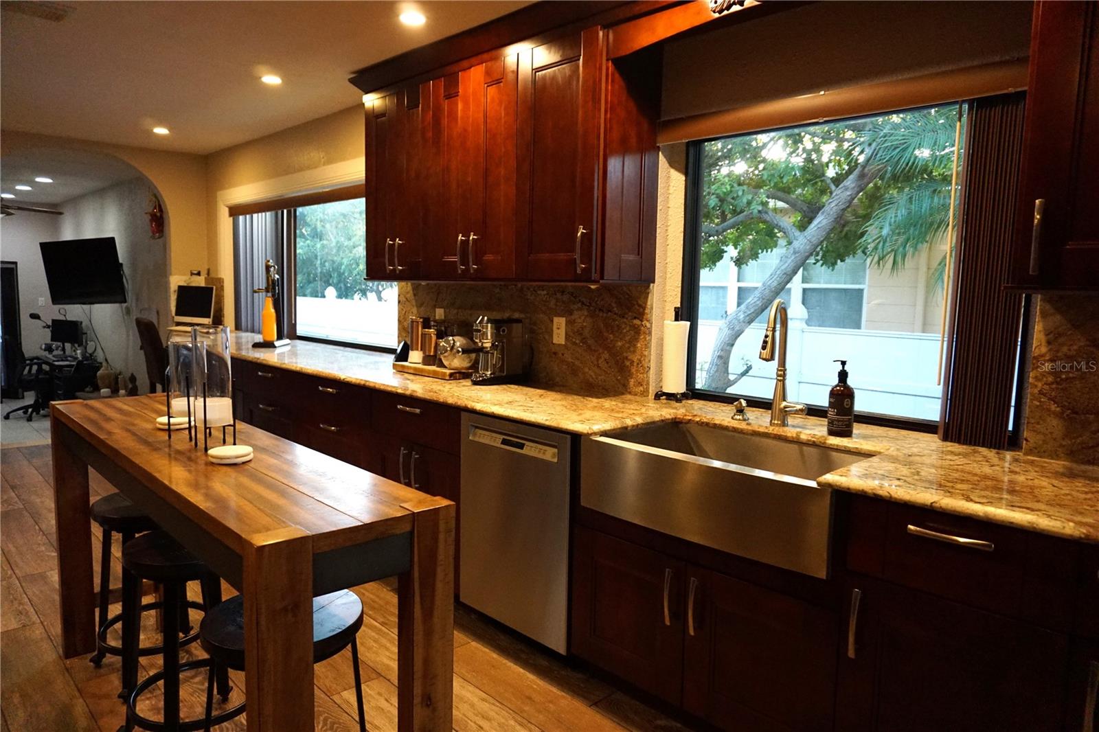 Image 5 of 32 For 2300 37th Avenue N