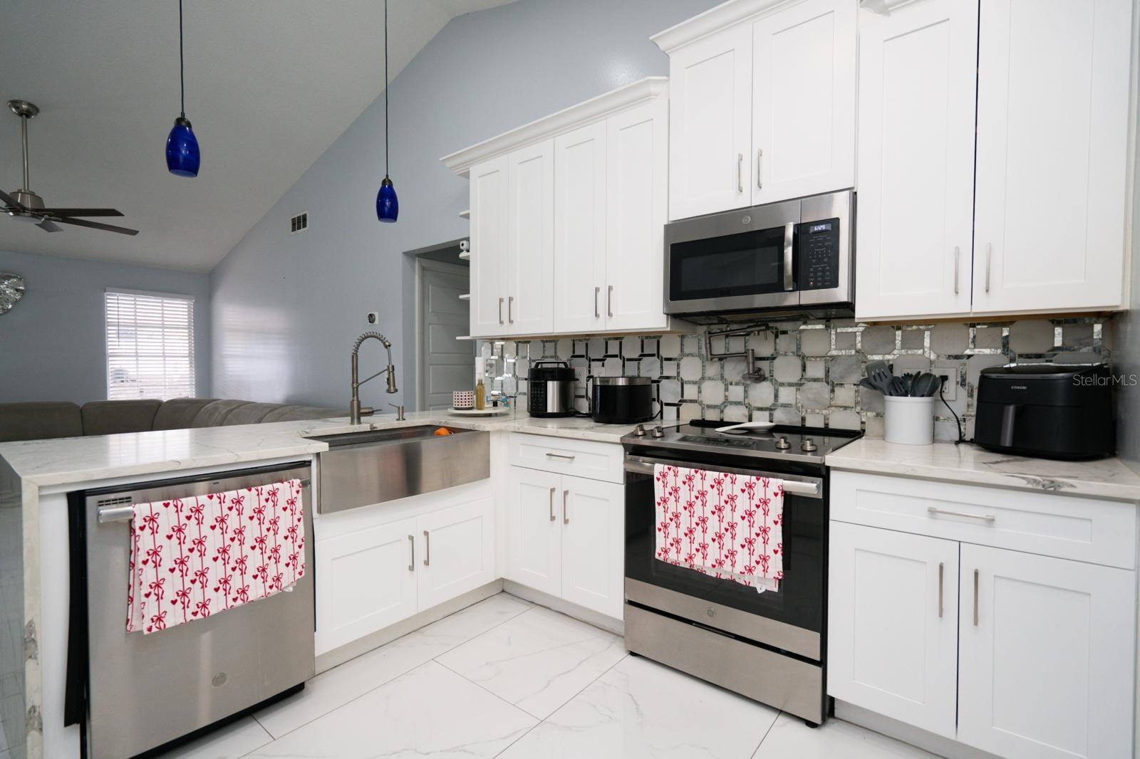 Image 11 of 35 For 6502 Yellowhammer Avenue