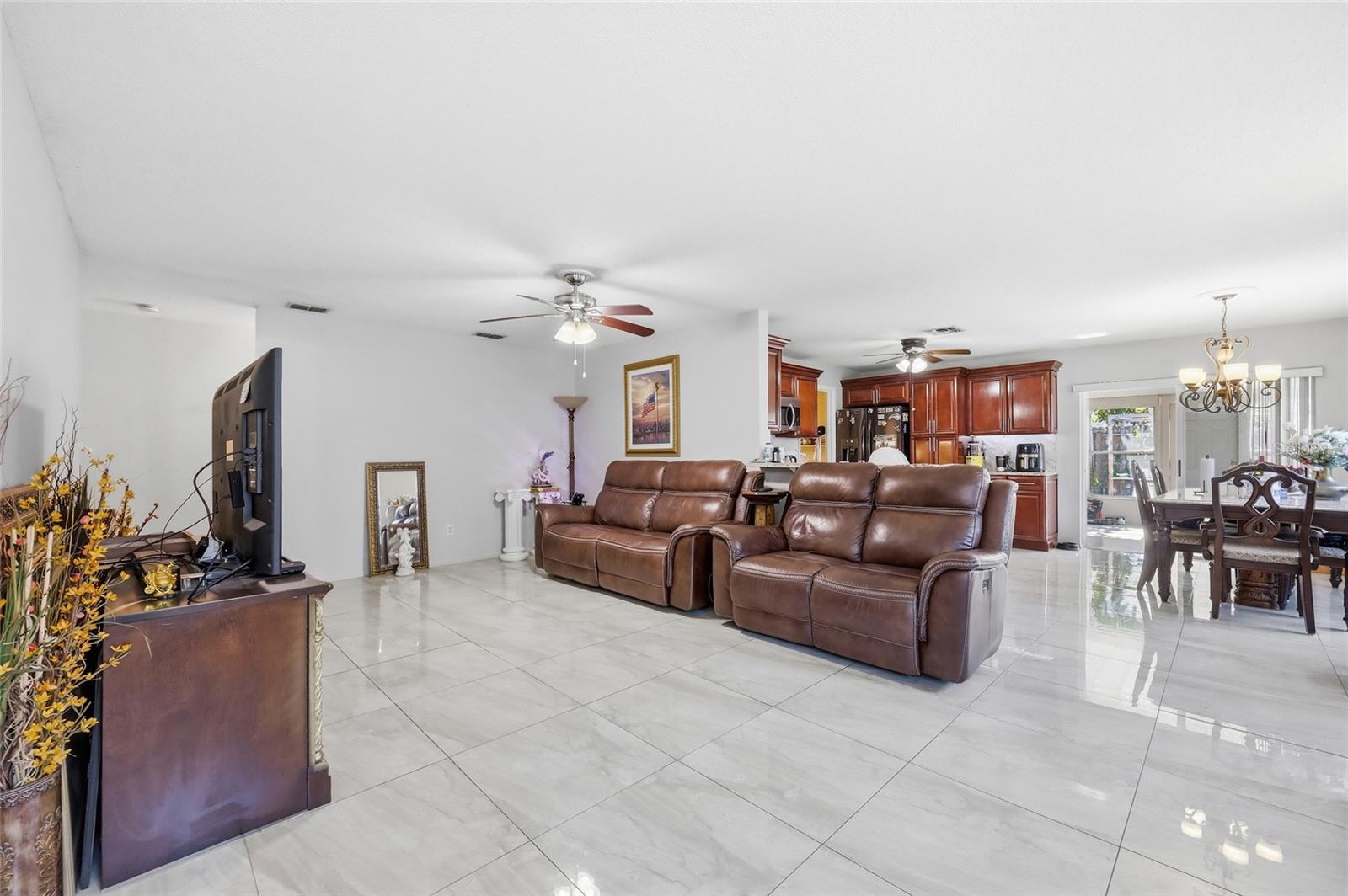 Image 15 of 42 For 1123 Epson Oaks Way