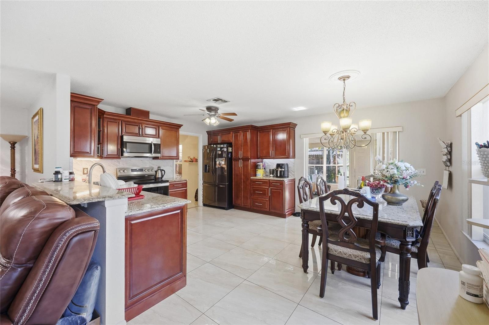 Image 19 of 42 For 1123 Epson Oaks Way