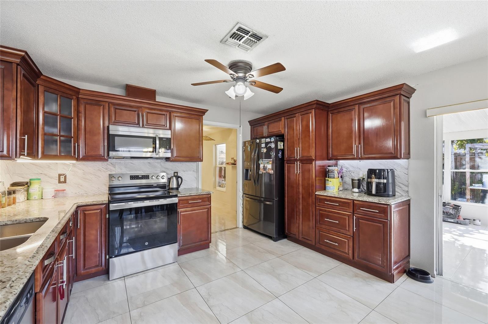 Image 21 of 42 For 1123 Epson Oaks Way