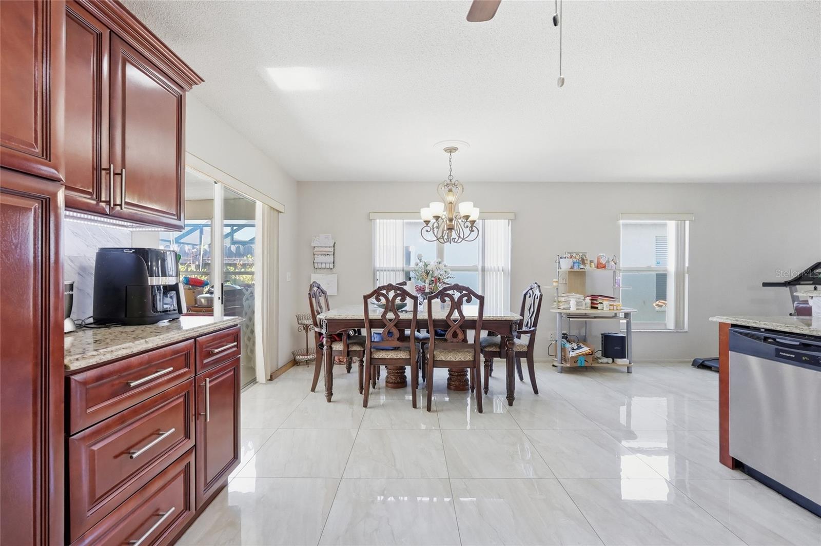 Image 23 of 42 For 1123 Epson Oaks Way