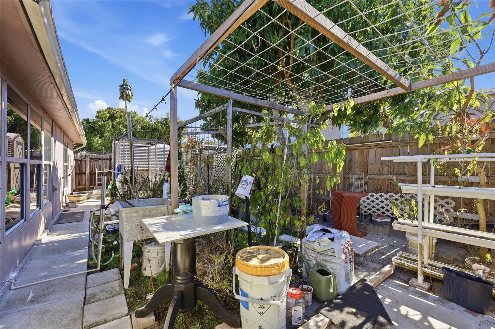 Image 41 of 42 For 1123 Epson Oaks Way